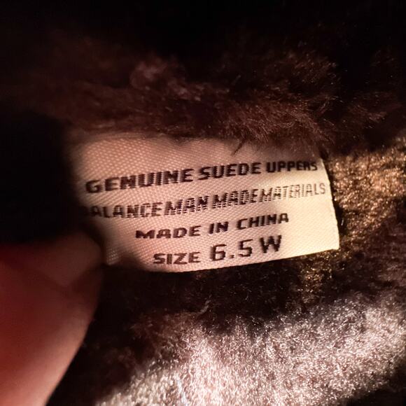 Cushionaire Taupe Suede Platform Boots 6.5W Memory Foam Cozy - Picture 9 of 13